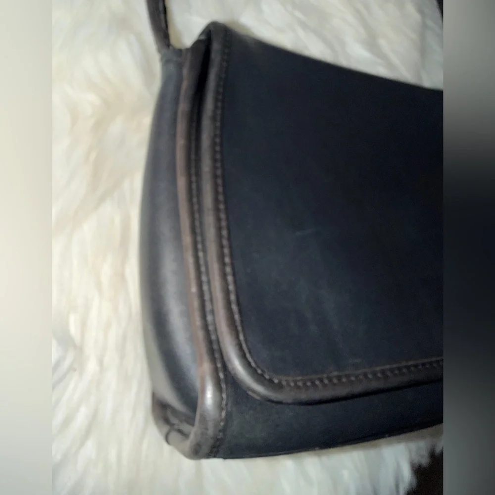 Vintage Coach # 9054 Black Glove-leather Shoulder Bag